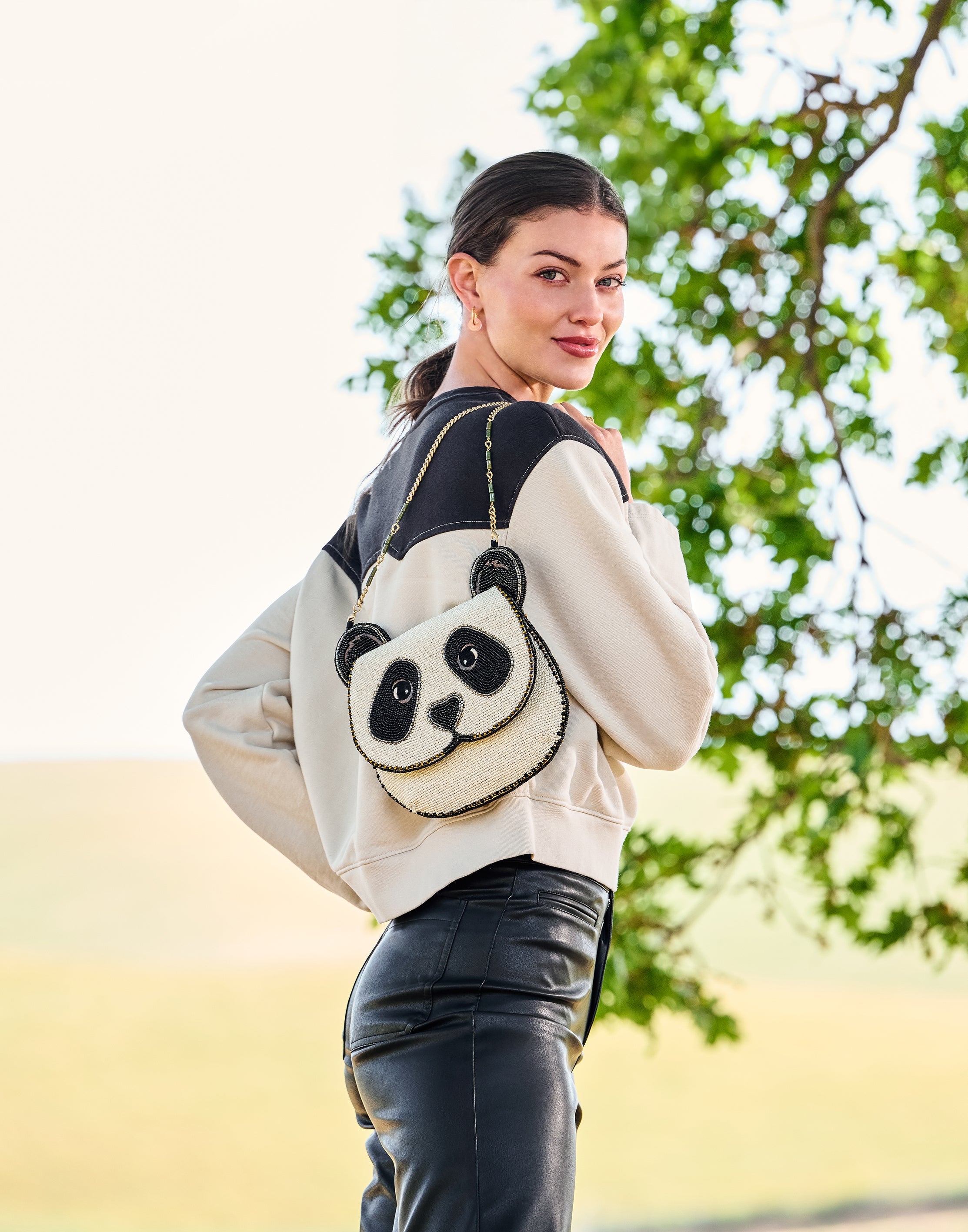 Panda-monium Crossbody Handbag beaded - 5